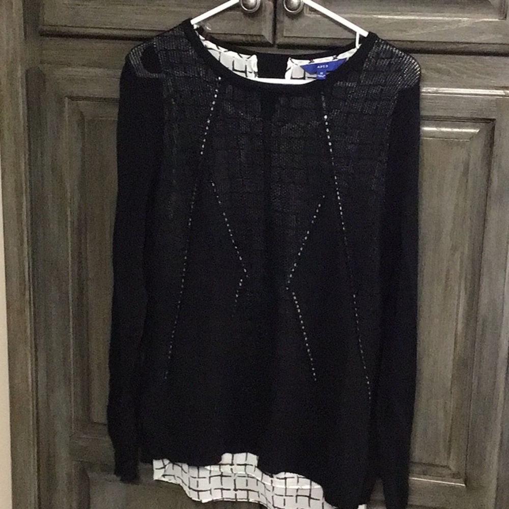 Apt 9 top